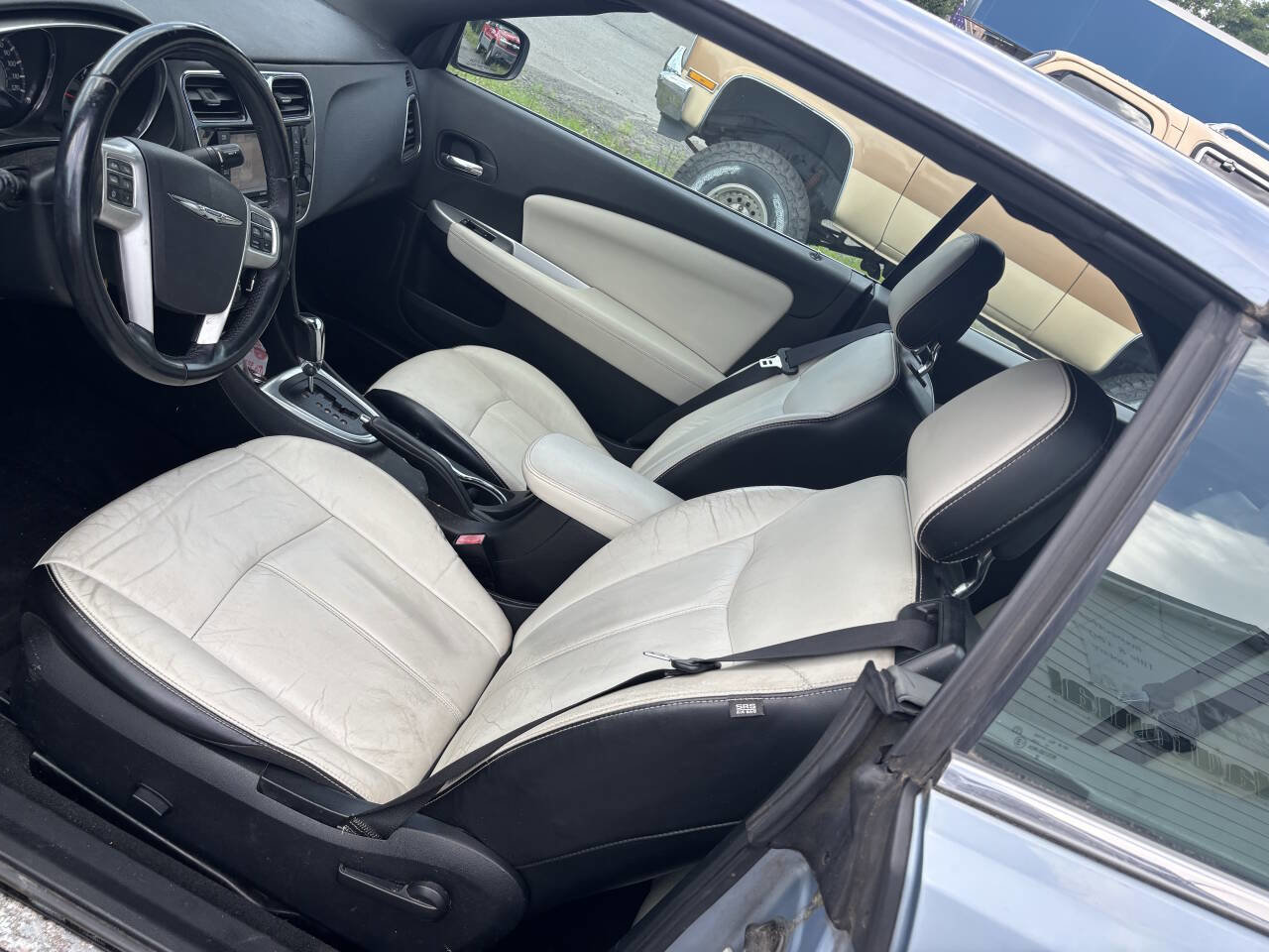 Used 2013 Chrysler 200 Limited image 4