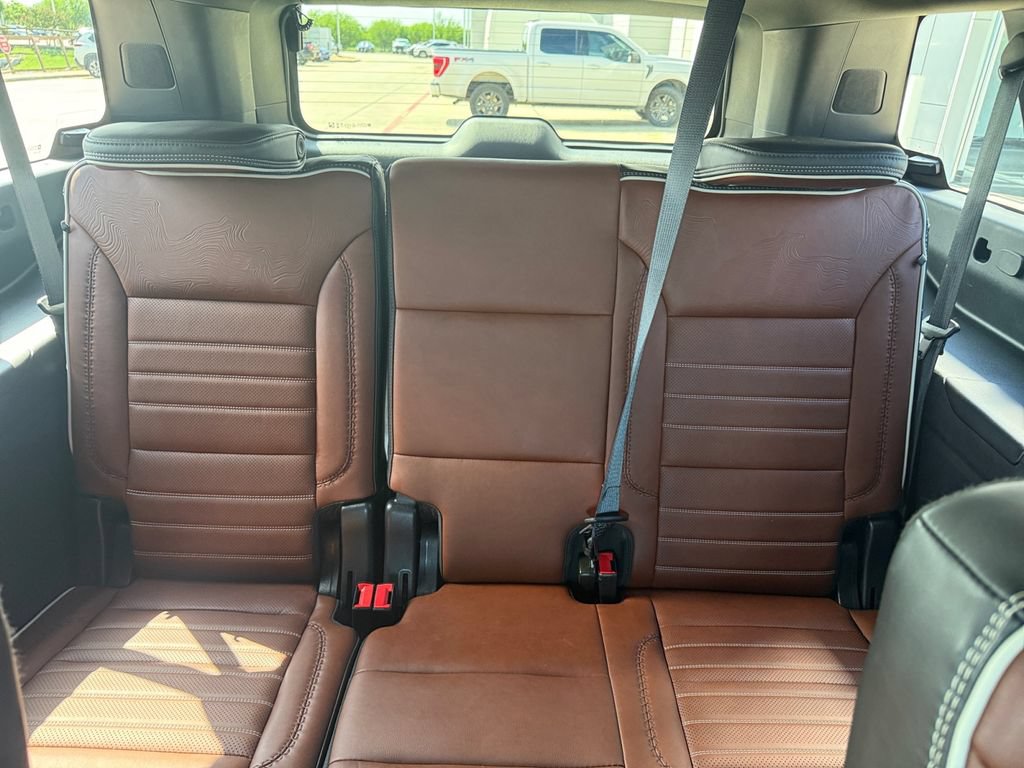 Used 2023 GMC Yukon XL Denali Ultimate AWD/4WD image 25
