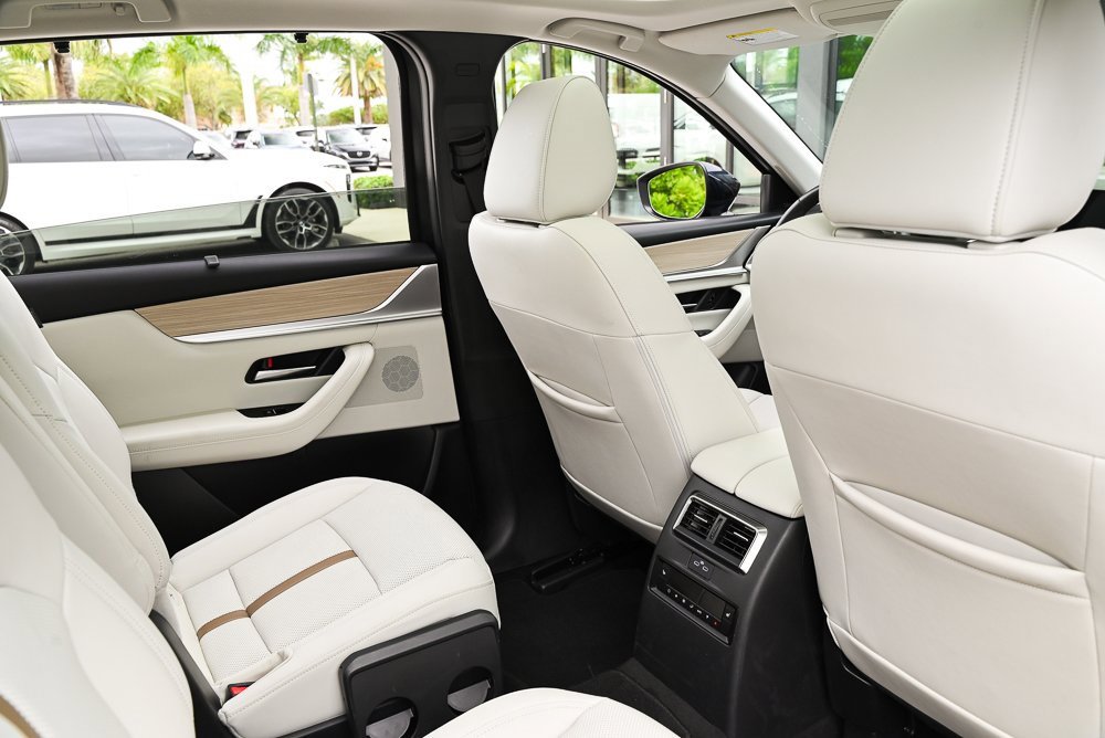 Certified 2025 MAZDA CX-90 3.3 Turbo w/ Premium Plus Pkg image 18