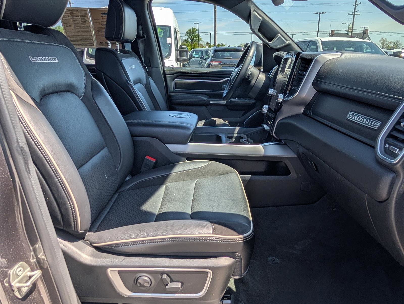 Used 2023 RAM 1500 Laramie AWD/4WD image 11