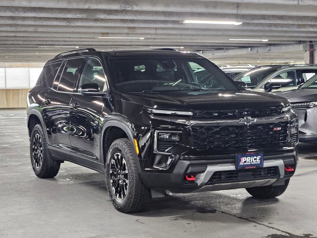 Used 2024 Chevrolet Traverse Z71 AWD/4WD image 3