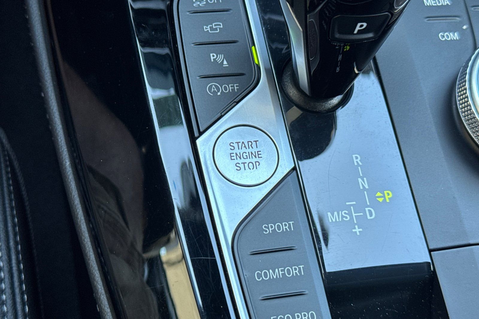 Used 2024 BMW X4 xDrive30i w/ Parking Assistance Package image 27