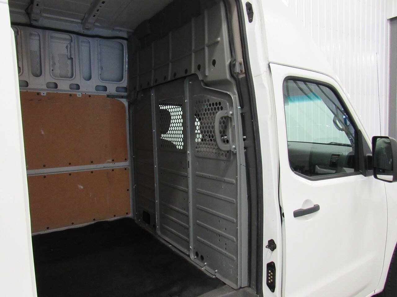 Used 2021 Nissan NV 2500 SV RWD image 21