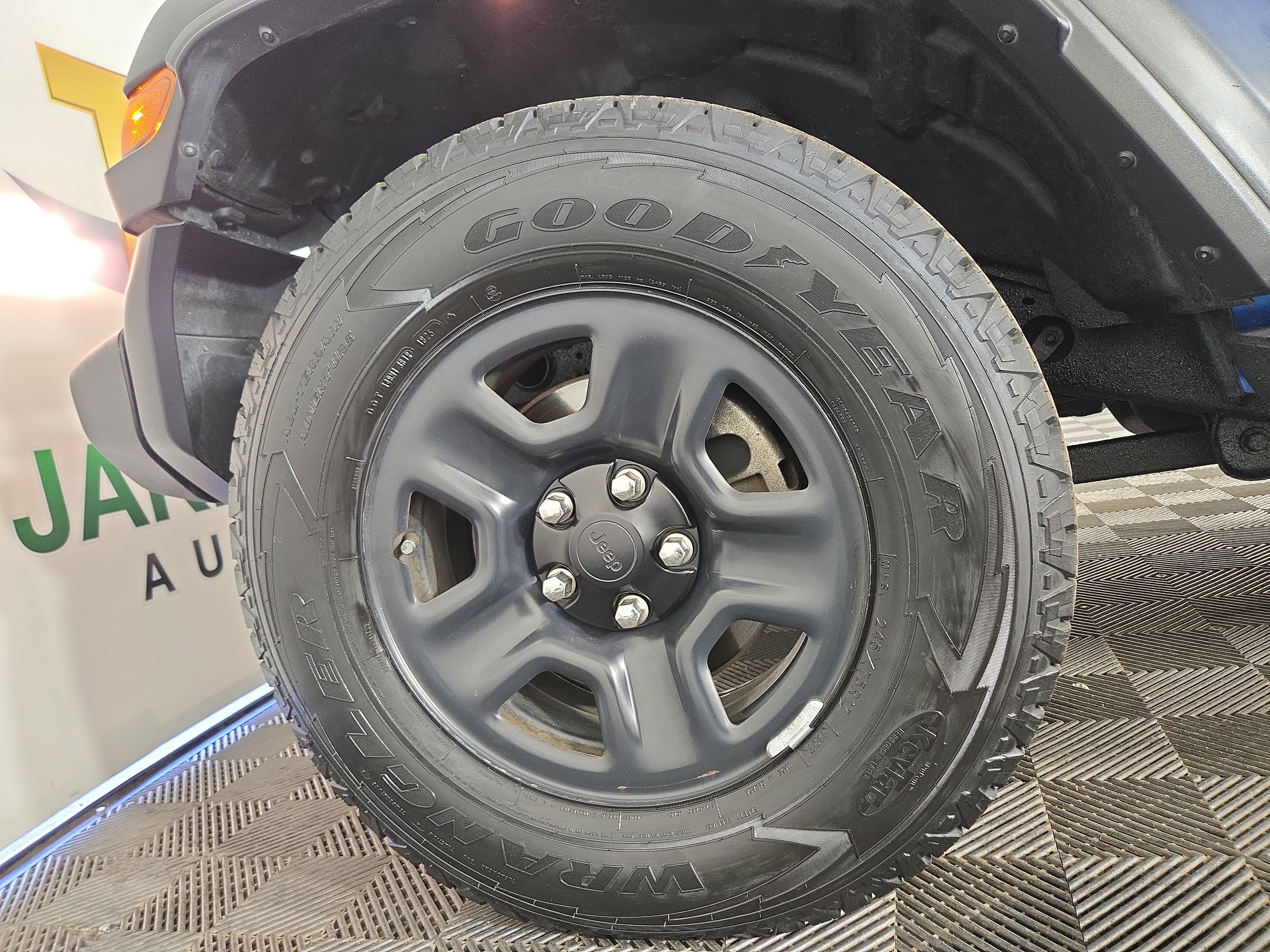 Used 2021 Jeep Gladiator Sport image 32