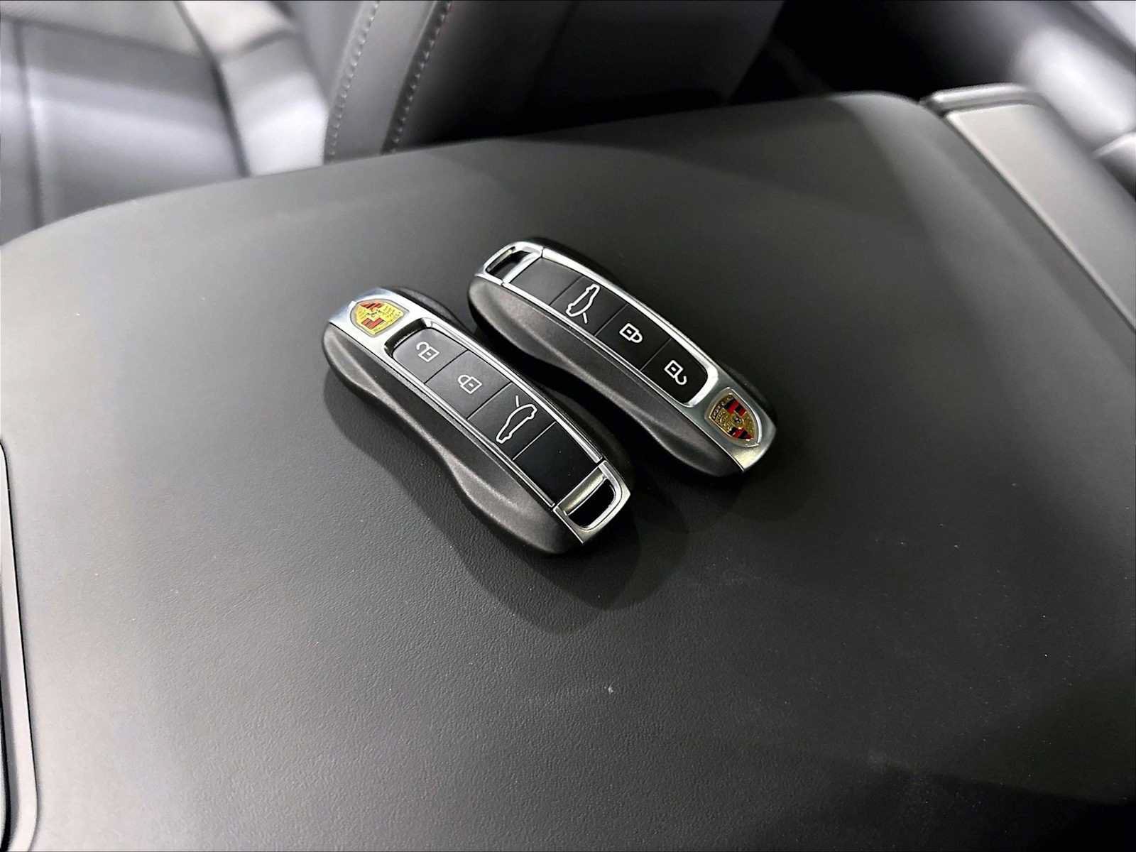 New 2026 Porsche Panamera 4 AWD/4WD image 36