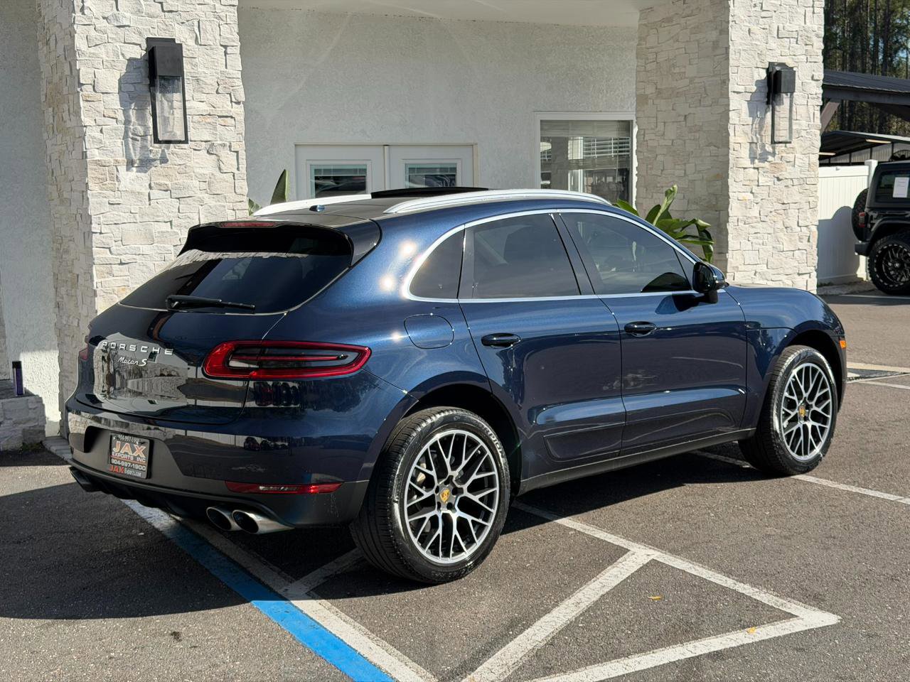 Used 2018 Porsche Macan S image 17