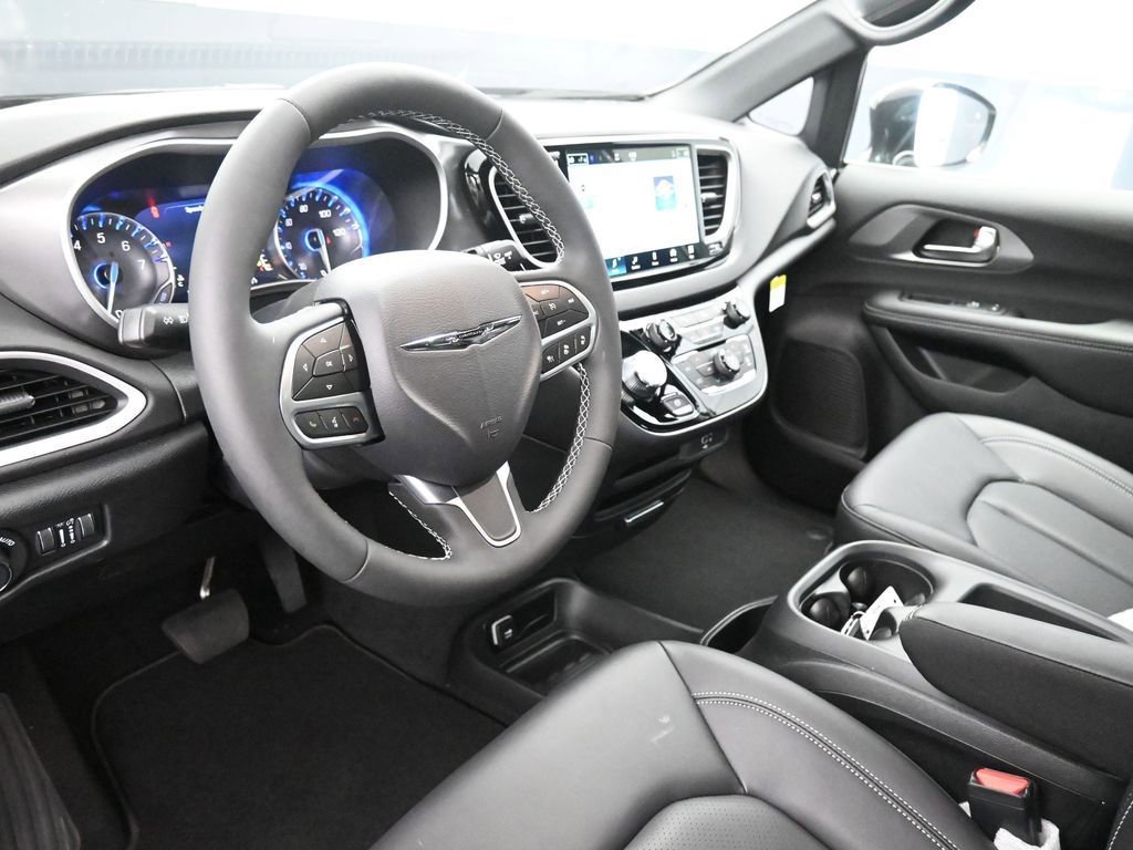 New 2026 Chrysler Voyager LX image 15