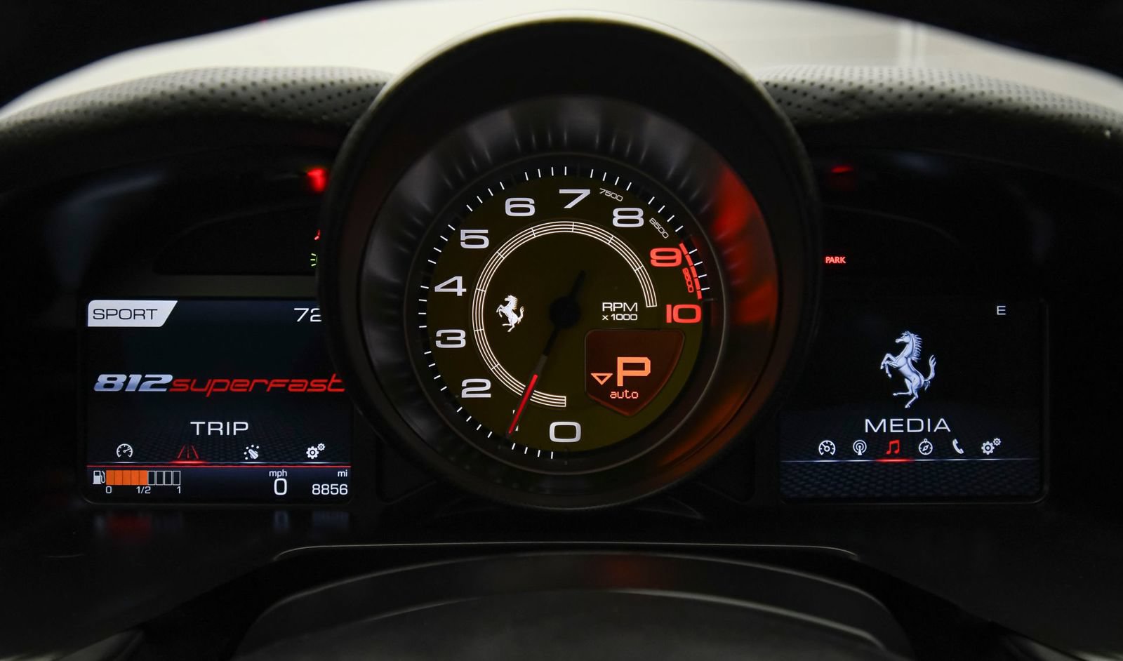 Used 2018 Ferrari 812 Superfast RWD image 20