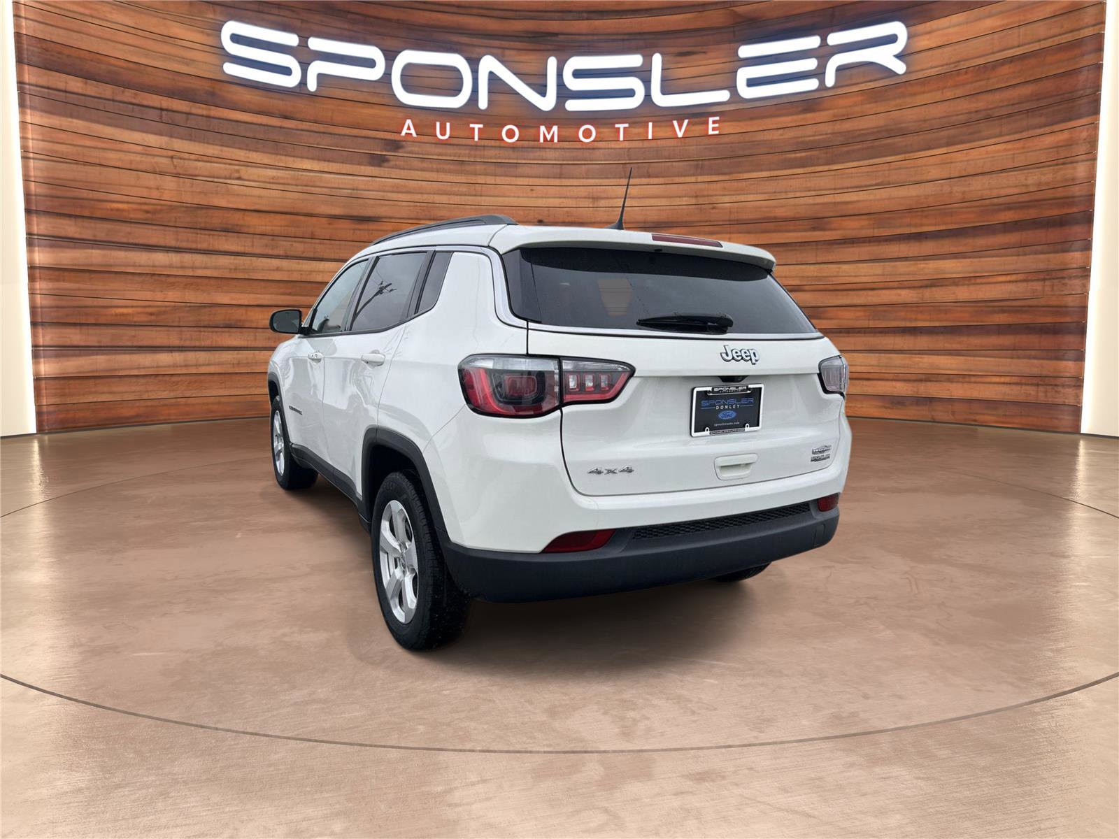 Used 2020 Jeep Compass Latitude image 3