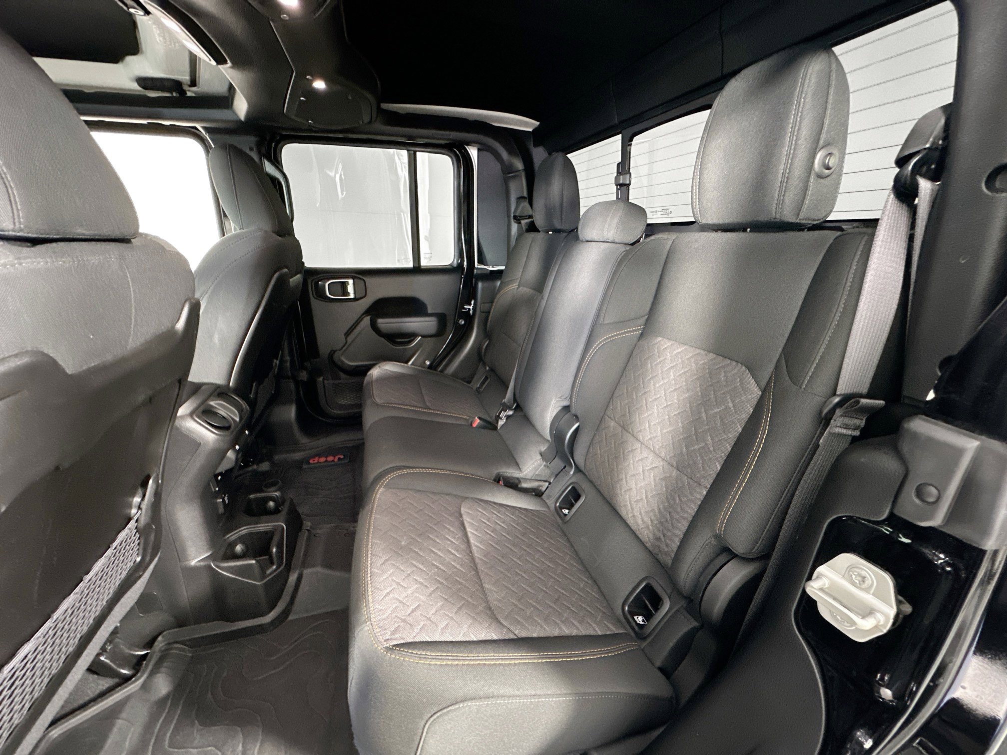 Used 2024 Jeep Gladiator Mojave w/ Convenience Group image 23