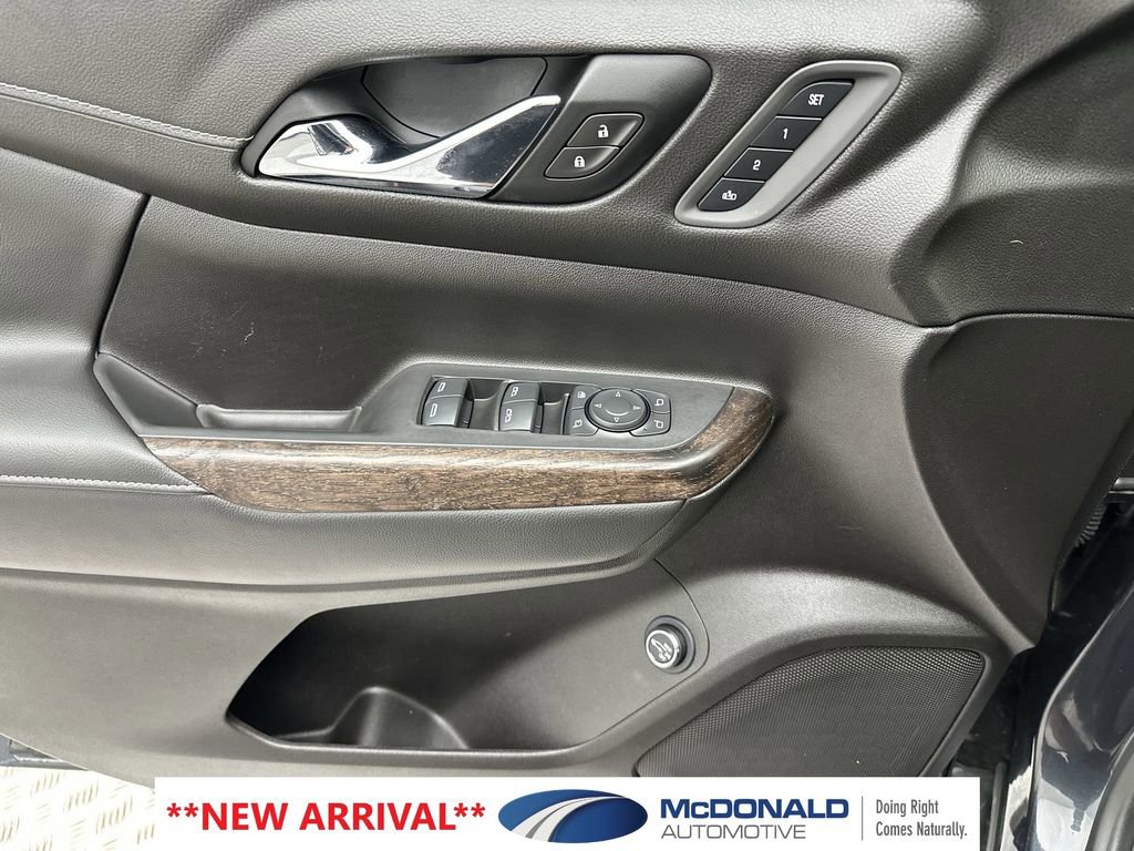 Used 2021 GMC Acadia Denali w/ Denali Ultimate Package AWD/4WD image 13