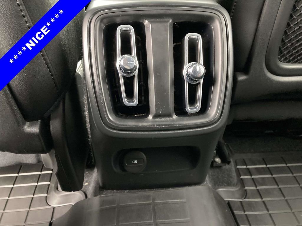 Used 2021 Volvo XC40 T4 R-Design w/ Advanced Package image 15