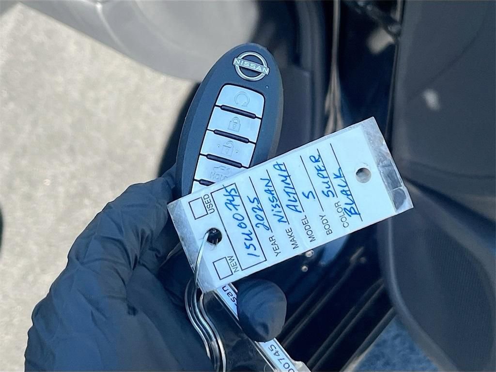 Used 2025 Nissan Altima 2.5 S image 32