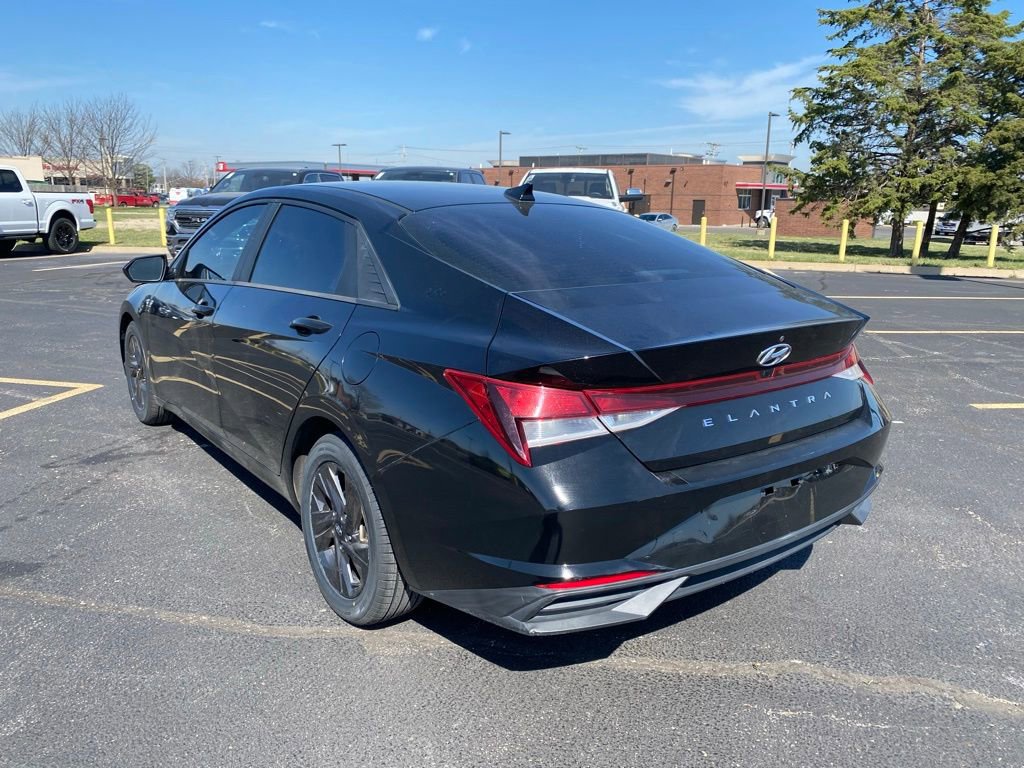 Used 2021 Hyundai Elantra SEL w/ Convenience Package image 7
