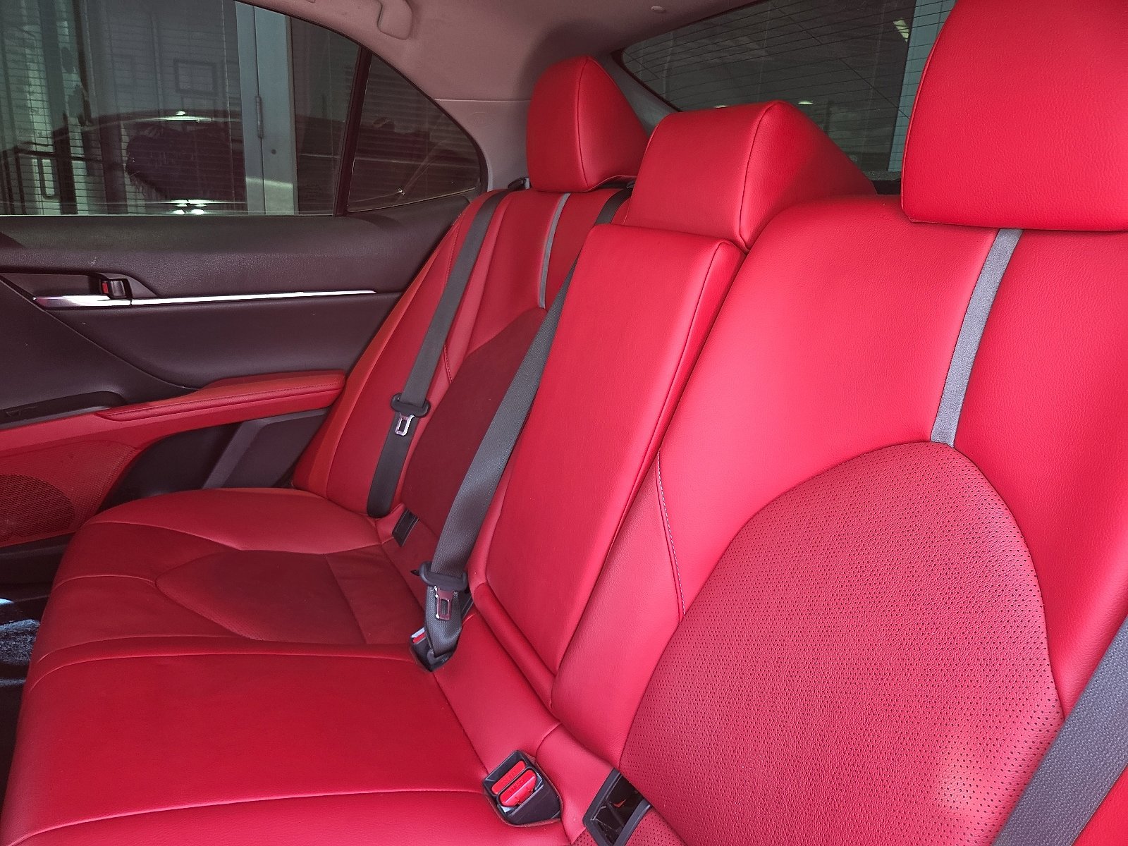 Used 2022 Toyota Camry XSE FWD image 6