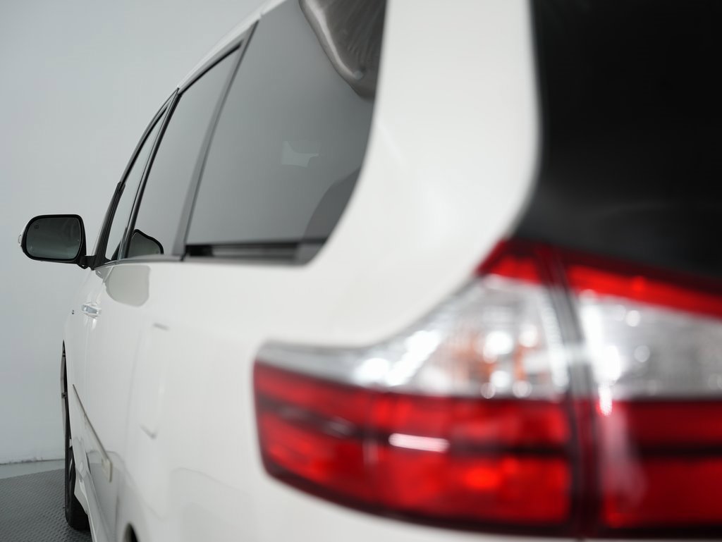 Used 2019 Toyota Sienna Limited Premium image 68