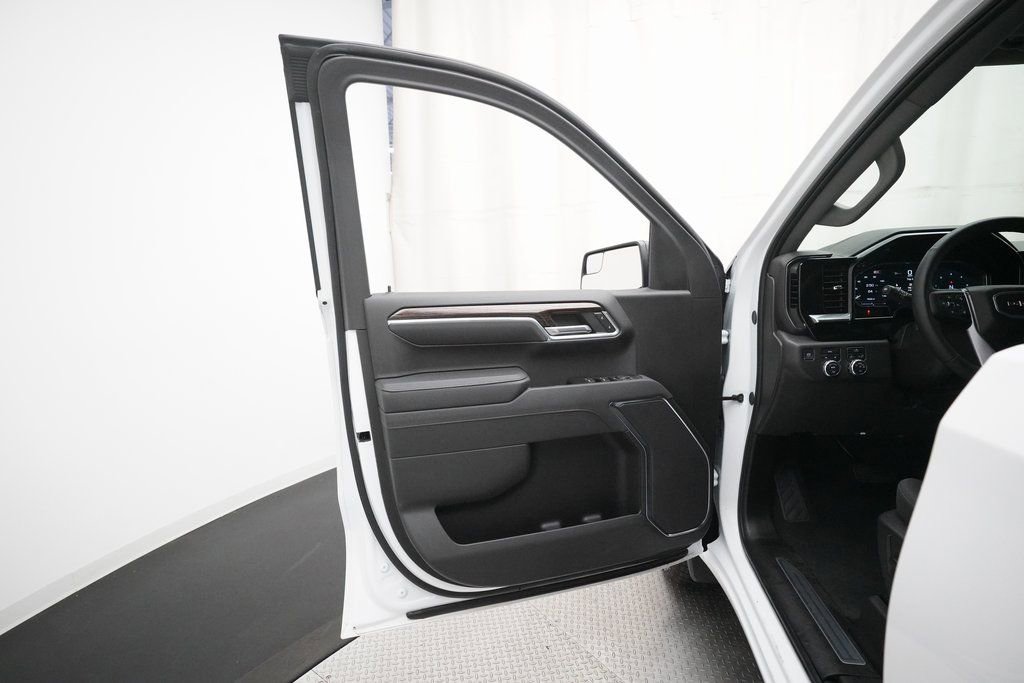 Used 2025 GMC Sierra 1500 Elevation image 26