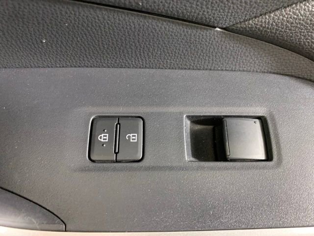 Used 2025 Toyota RAV4 LE AWD/4WD image 32