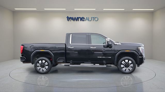 Used 2024 GMC Sierra 2500 Denali w/ Technology Package AWD/4WD image 8