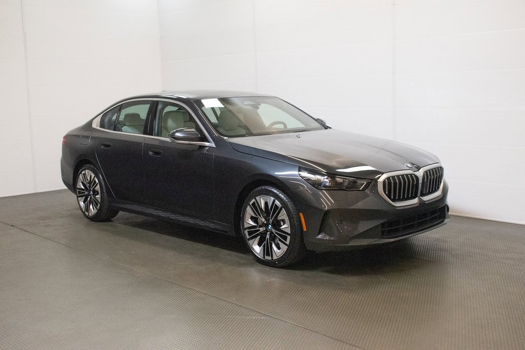 New 2026 BMW 530i xDrive w/ Premium Package image 1