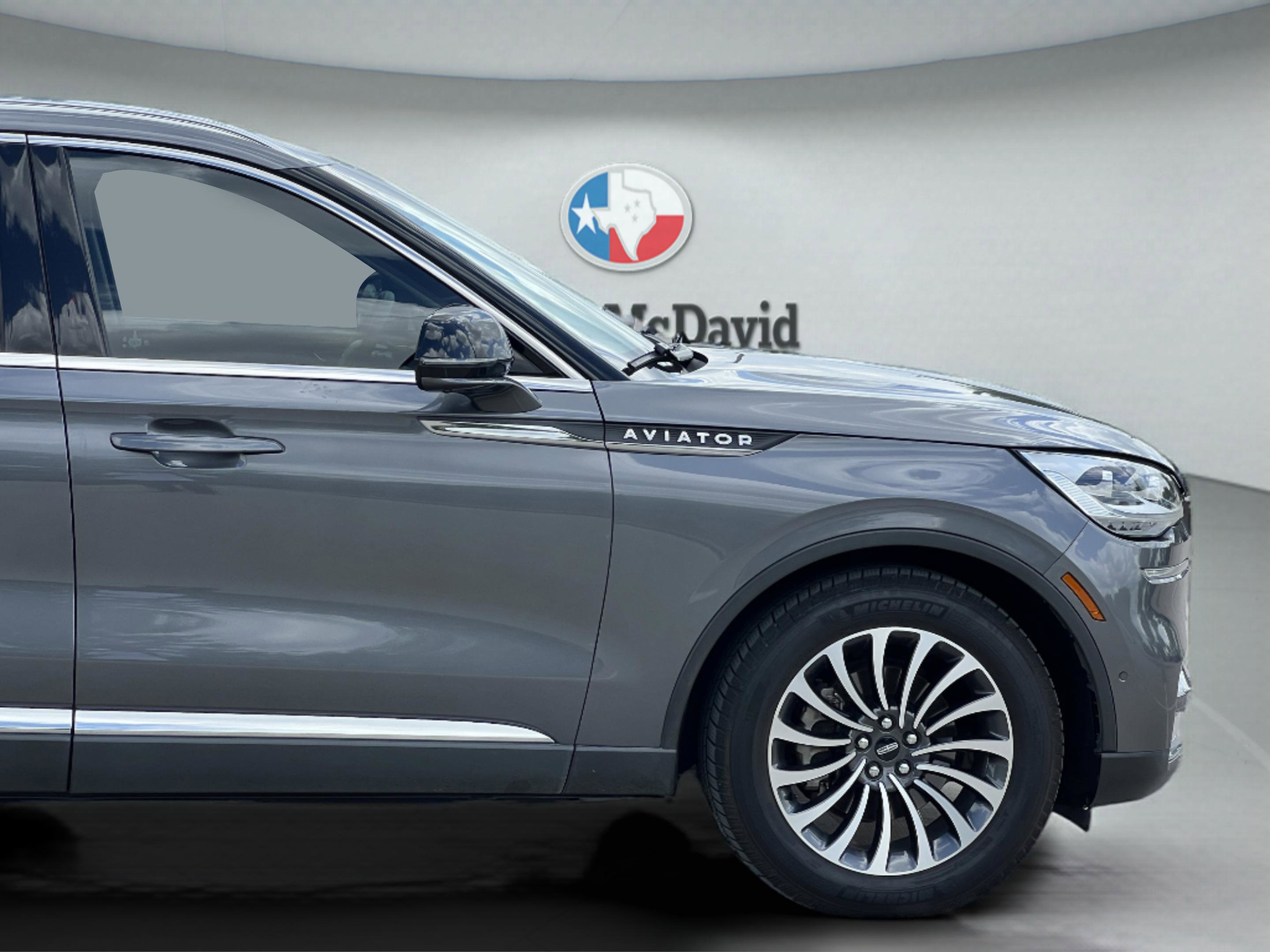 Used 2022 Lincoln Aviator Reserve w/ Equipment Group 201A image 35