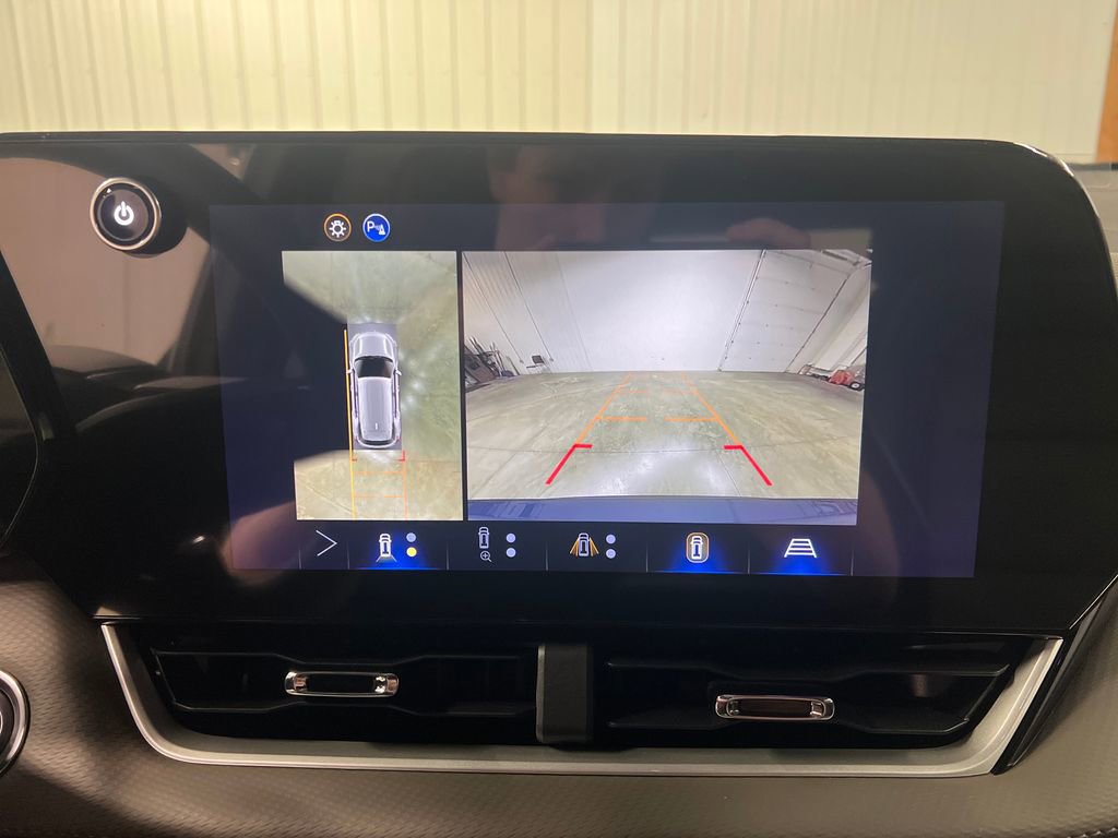 New 2026 Chevrolet Equinox LT w/ Convenience Package II AWD/4WD image 24