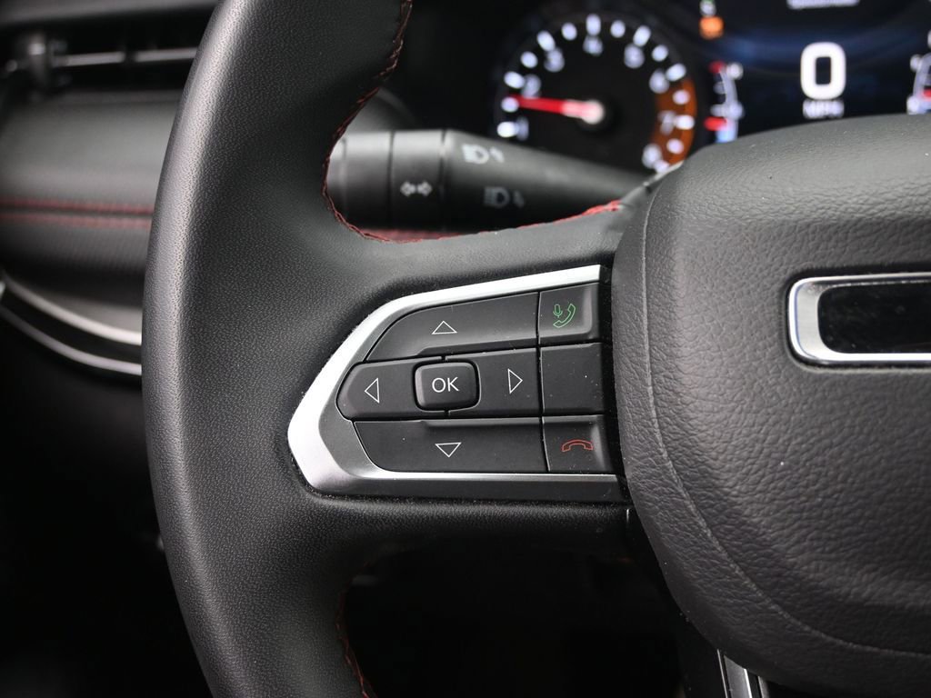 Used 2025 Jeep Compass Trailhawk image 13