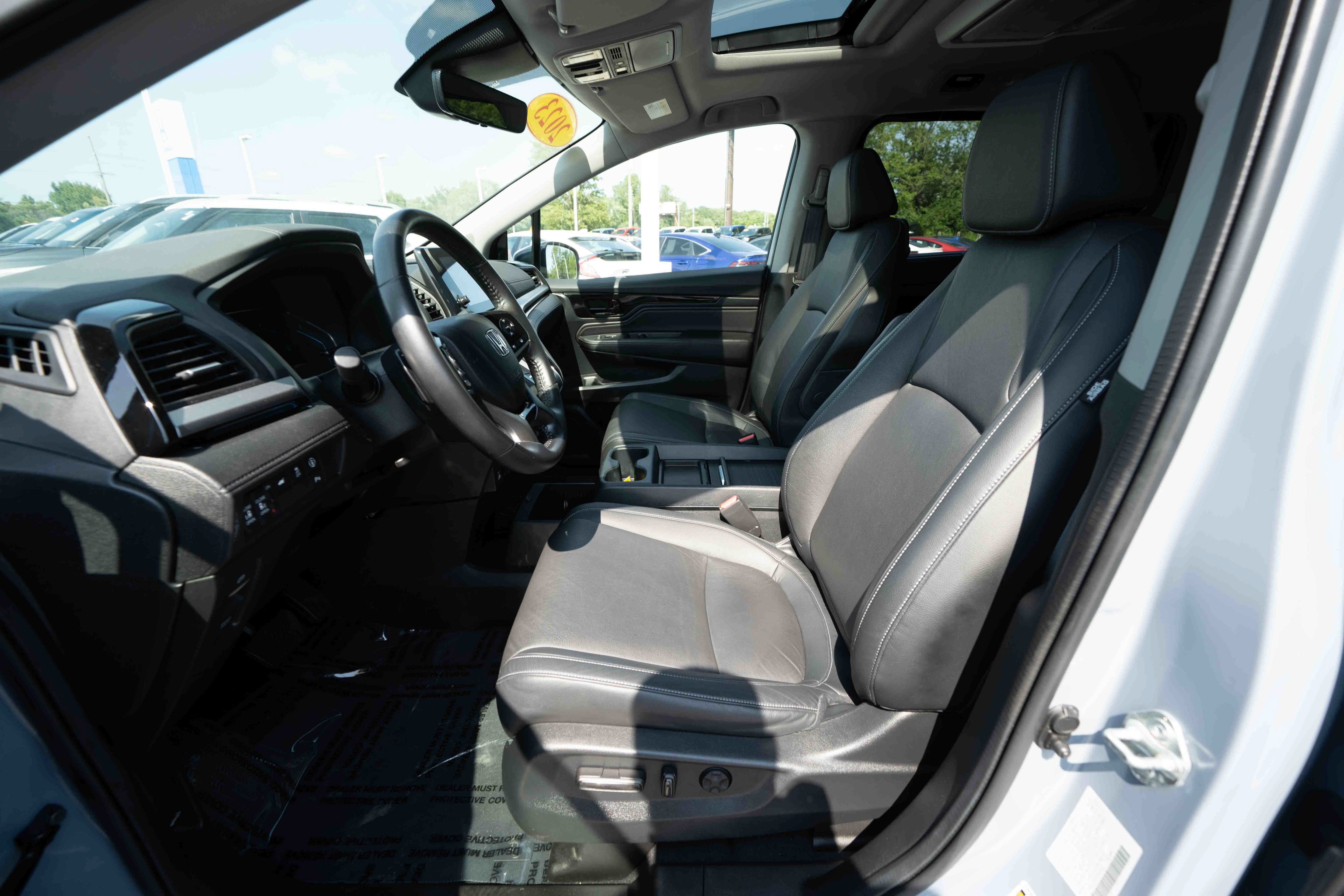 Used 2023 Honda Odyssey Touring image 9