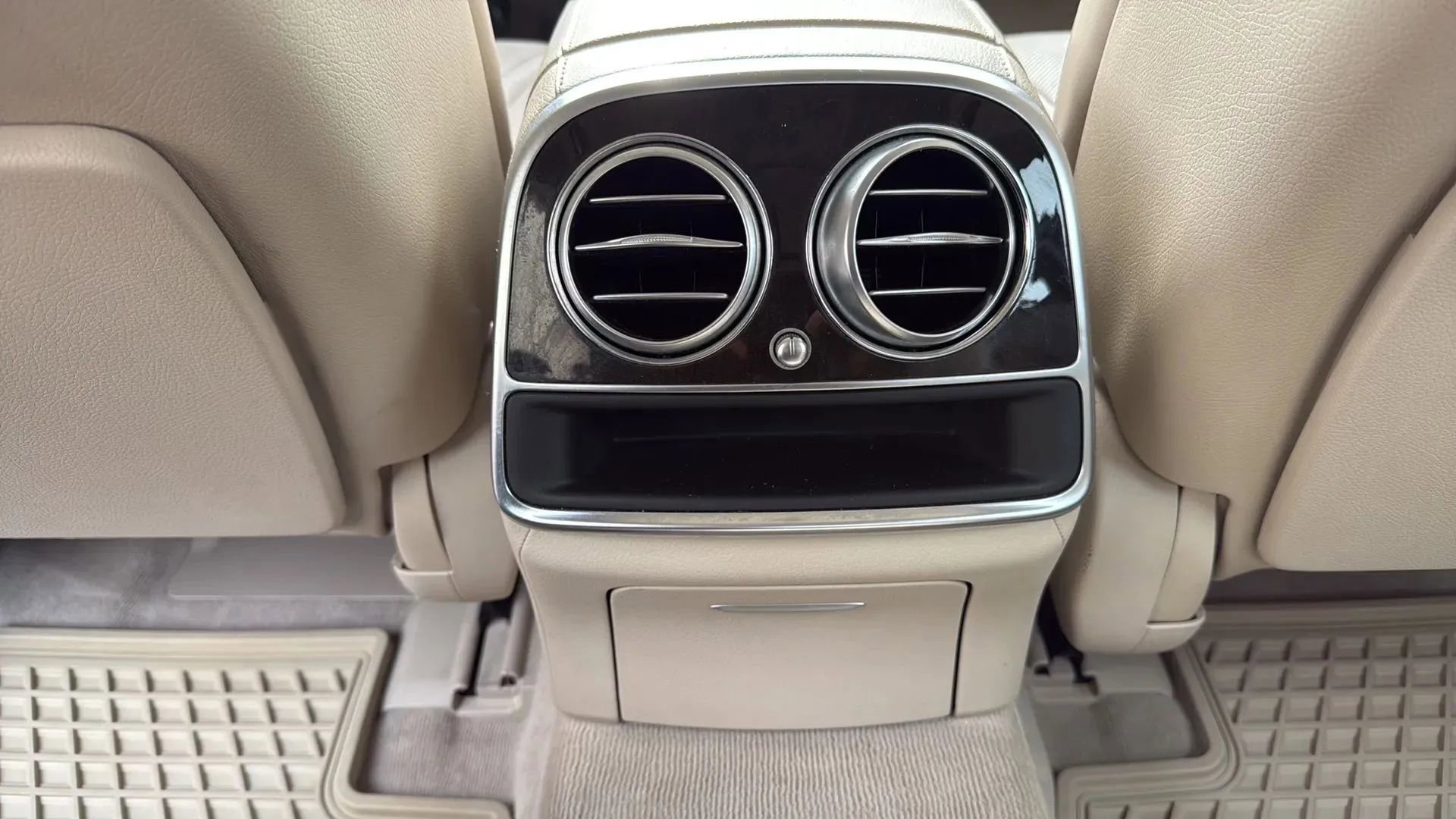 Used 2014 Mercedes-Benz S 550 Sedan image 26