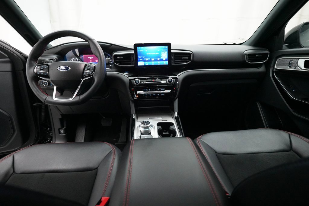 Used 2023 Ford Explorer ST-Line w/ Class IV Trailer Tow Package image 5