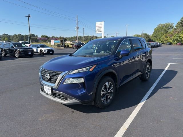Used 2022 Nissan Rogue SV image 3