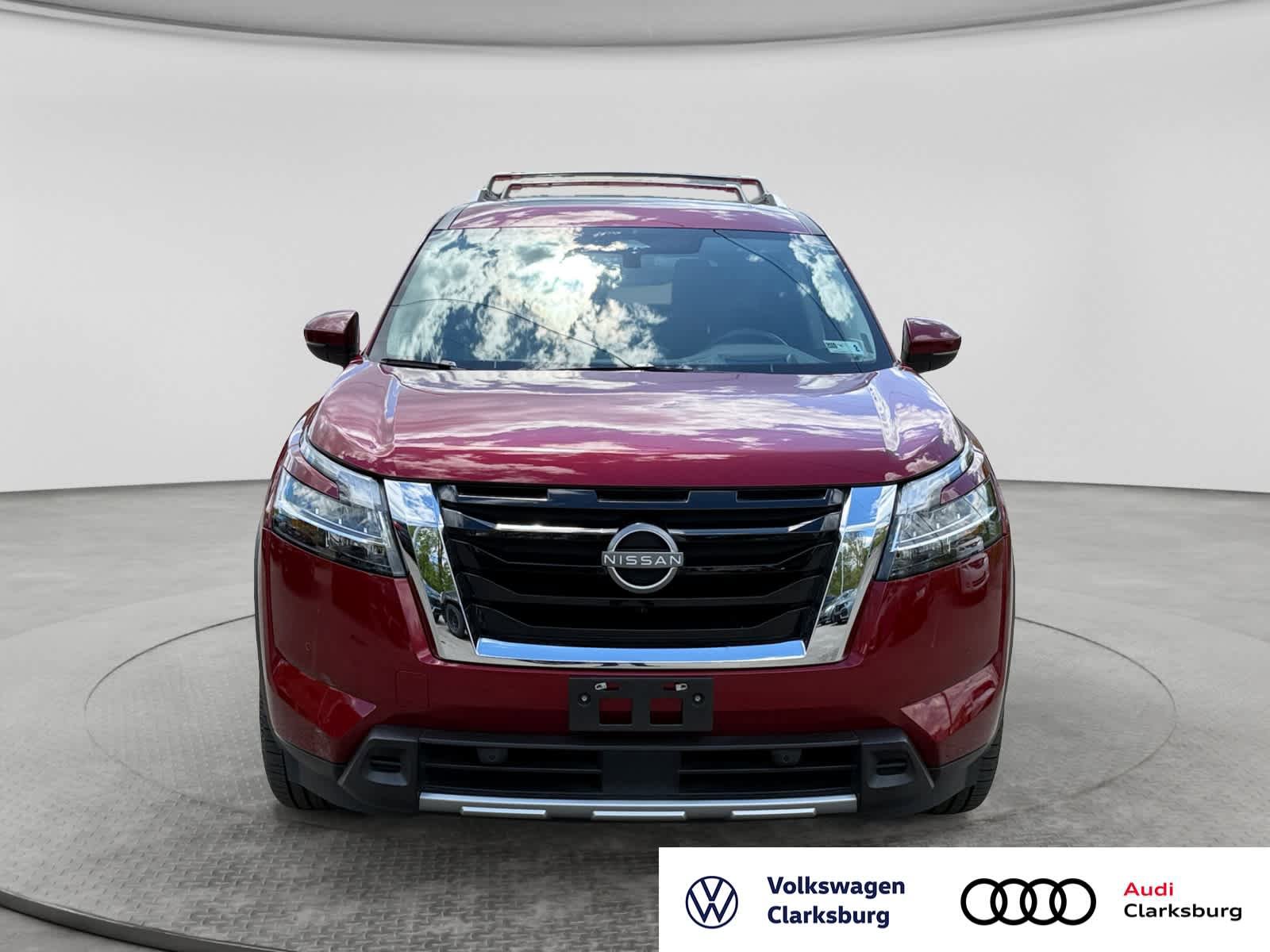 Used 2023 Nissan Pathfinder Platinum AWD/4WD image 2