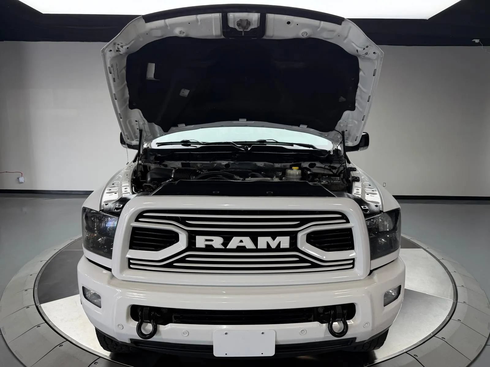 Used 2018 RAM 2500 Big Horn w/ Sport Appearance Group AWD/4WD image 12
