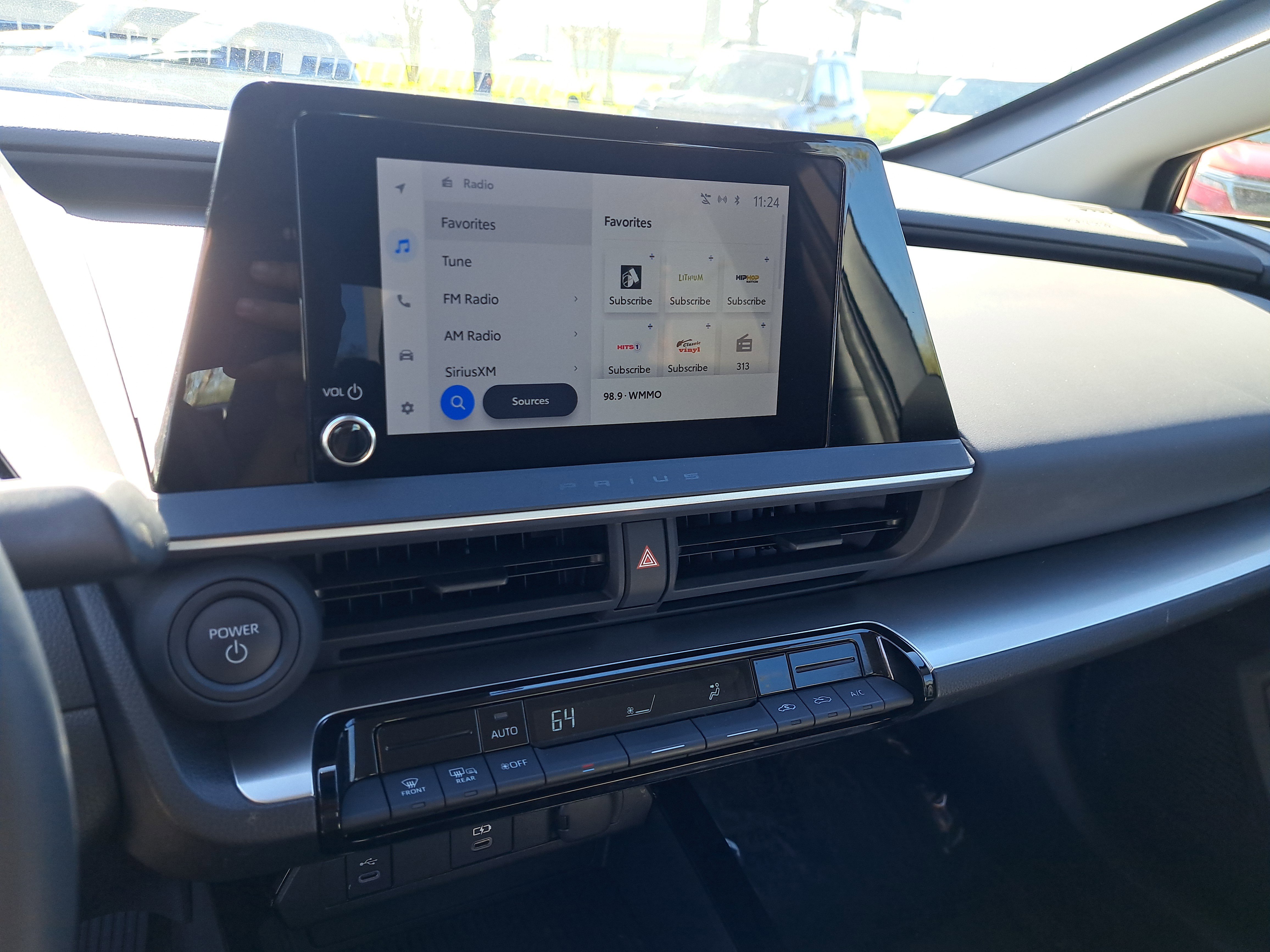 Used 2025 Toyota Prius LE FWD image 27