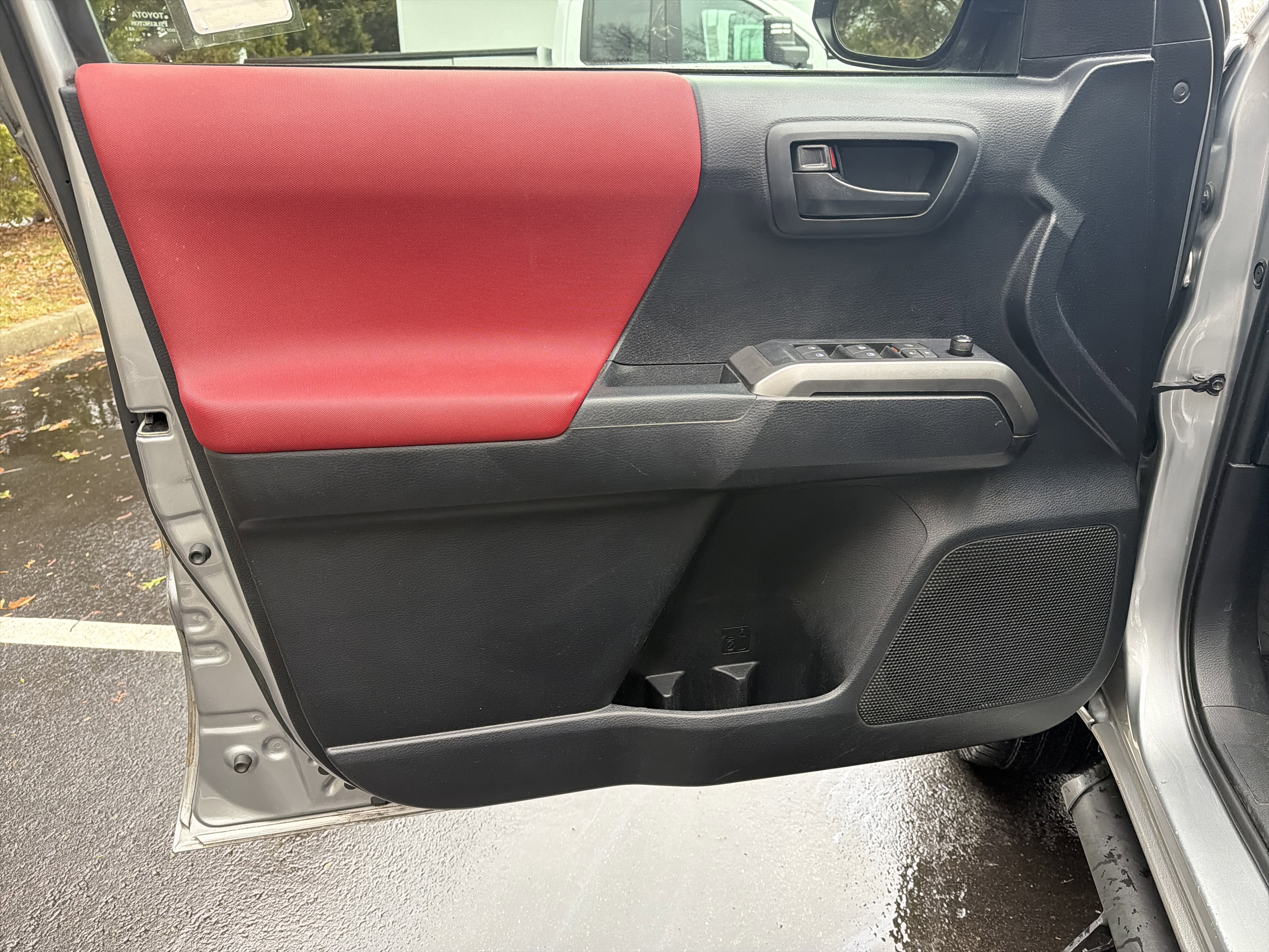 Used 2019 Toyota Tacoma SR5 image 14