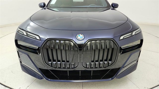 Used 2023 BMW i7 xDrive60 image 8