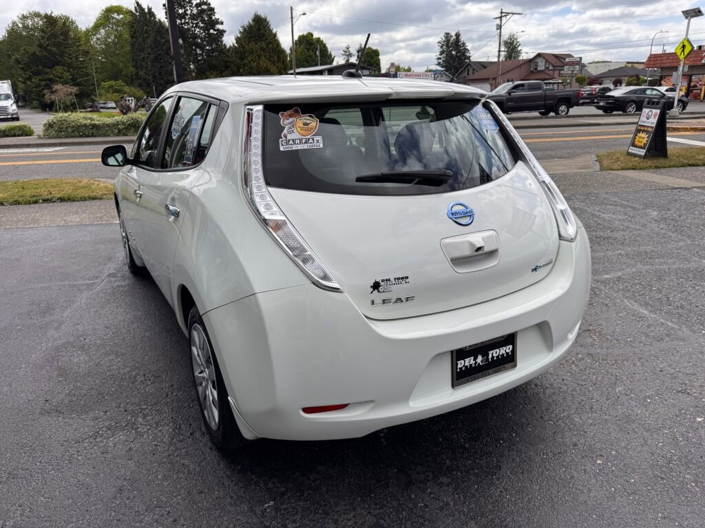 Used 2016 Nissan Leaf S w/ Charger Package FWD image 11