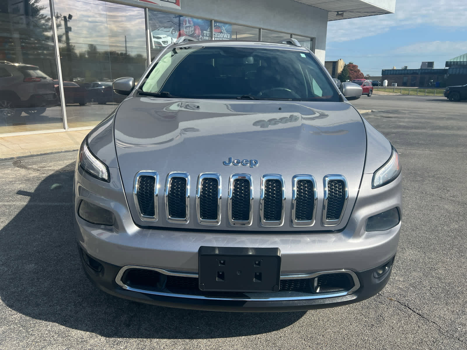 Used 2018 Jeep Cherokee Limited image 3