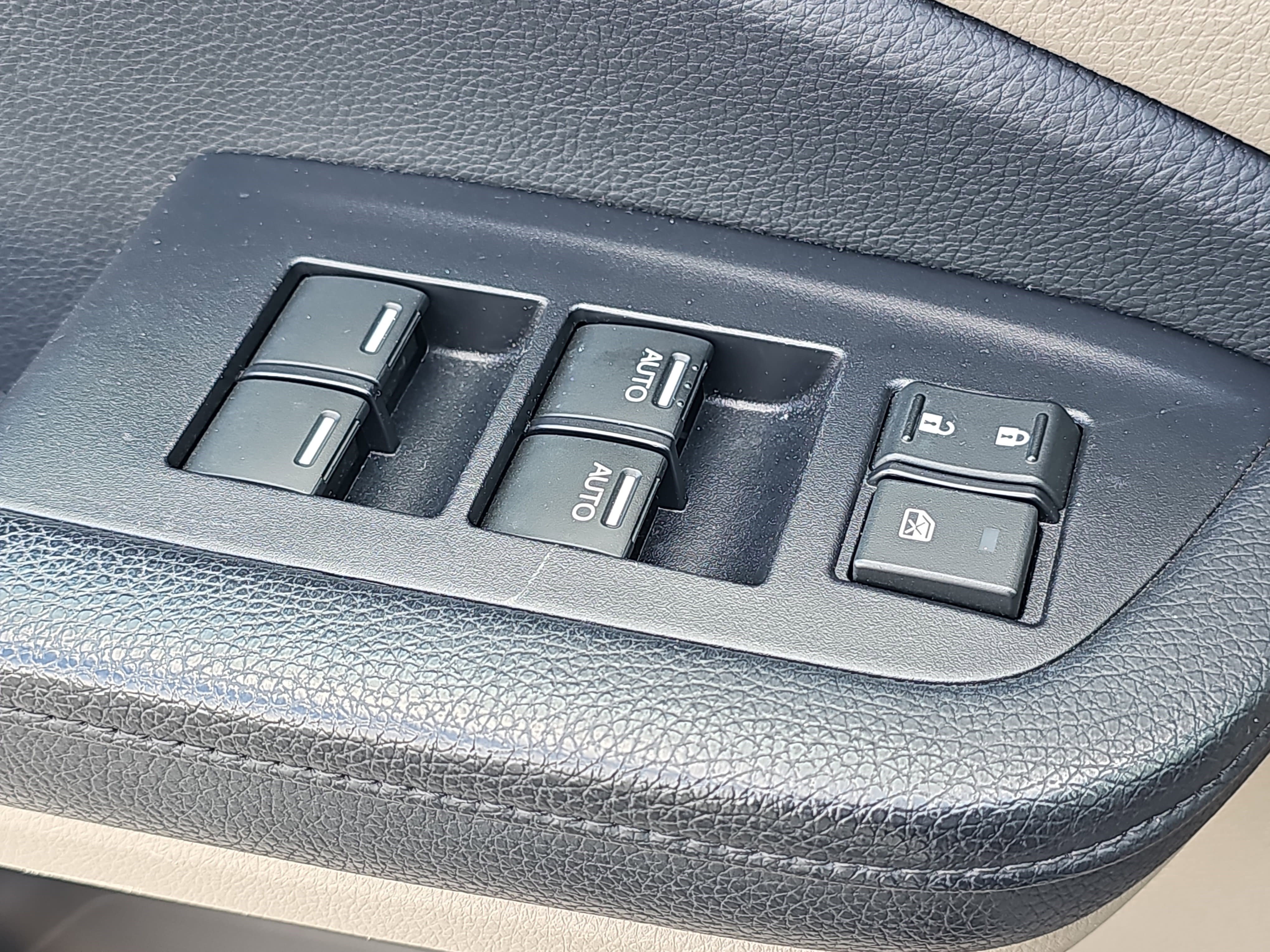 Used 2018 Honda Pilot Touring image 25