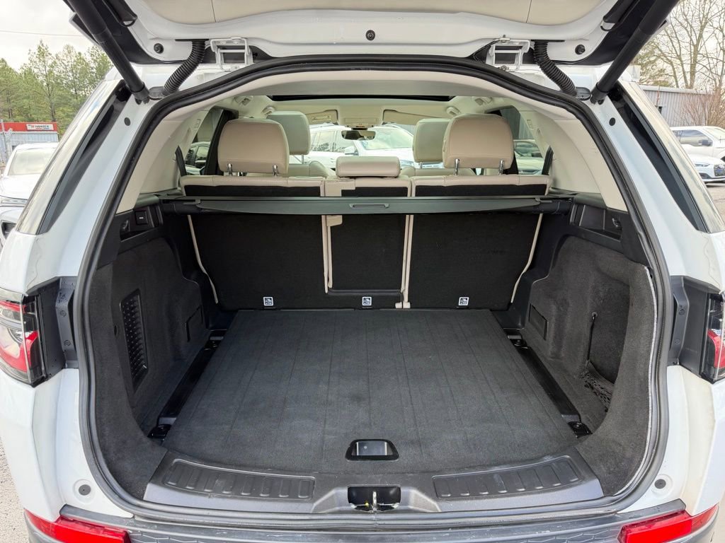 Used 2020 Land Rover Discovery Sport SE image 7