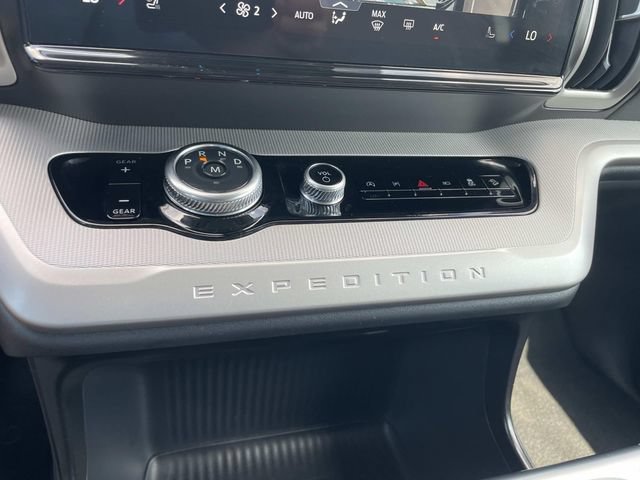 Used 2025 Ford Expedition Active AWD/4WD image 30
