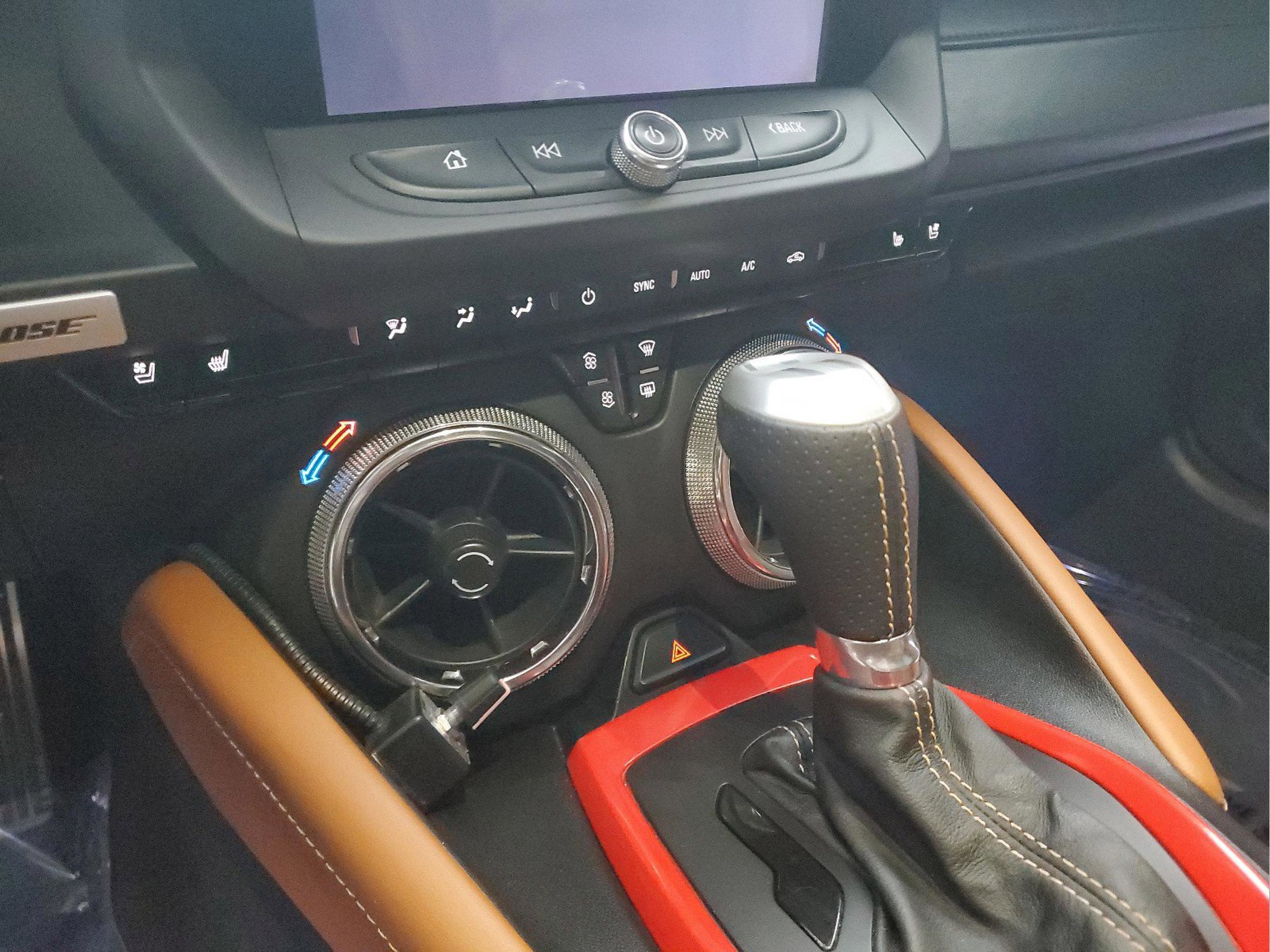 Used 2019 Chevrolet Camaro LT w/ Technology Package image 20