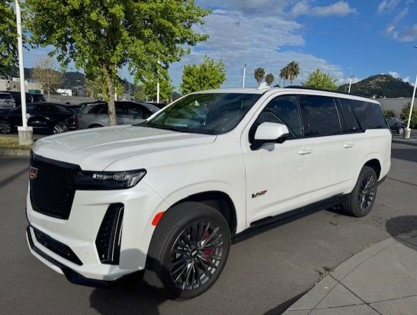 Used 2023 Cadillac Escalade ESV V image 3