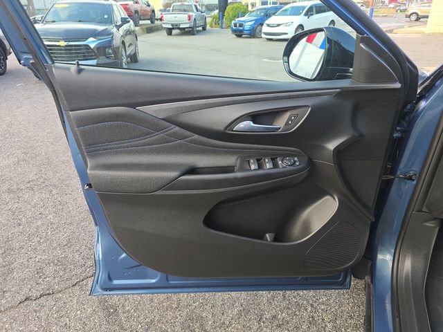 Used 2025 Buick Envista Sport Touring w/ Convenience I Package image 11