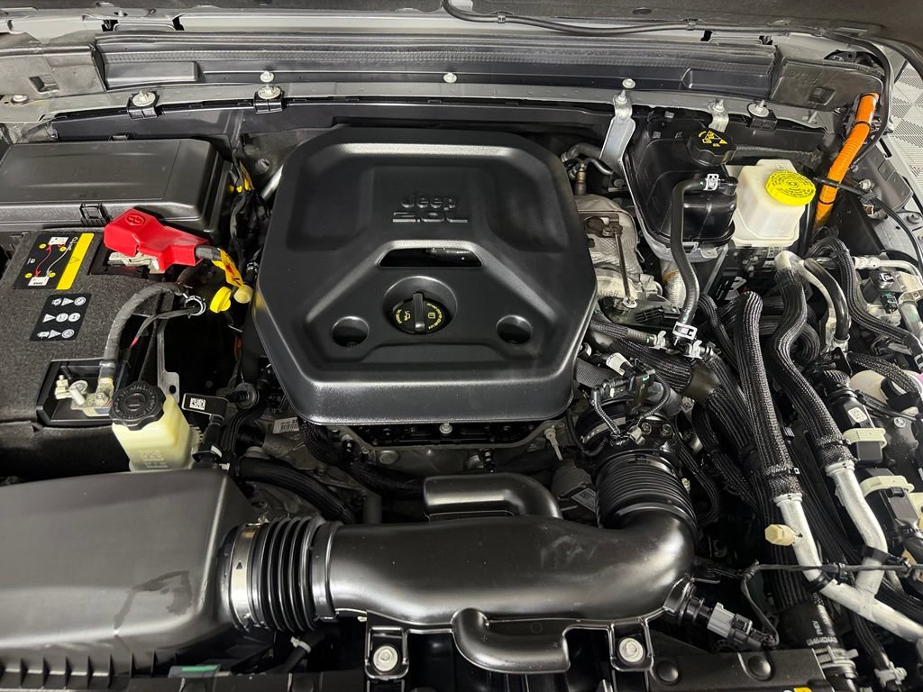 Used 2023 Jeep Wrangler Unlimited AWD/4WD image 32