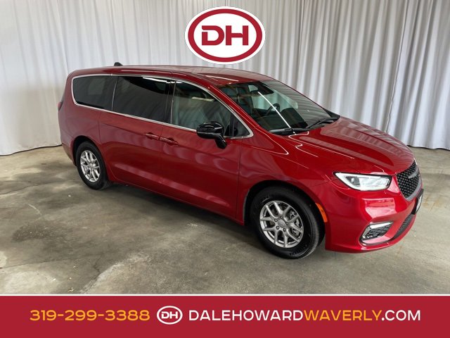 New 2026 Chrysler Pacifica Select image 1