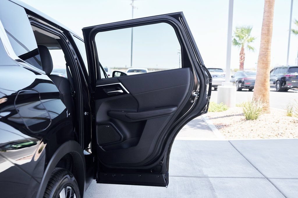 Used 2025 Mitsubishi Outlander SE FWD image 13