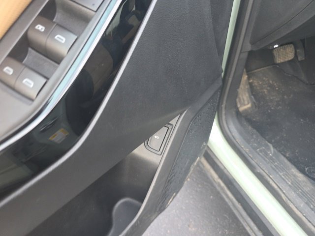 Used 2025 Chevrolet Equinox ACTIV w/ Safety and Technology Package AWD/4WD image 13