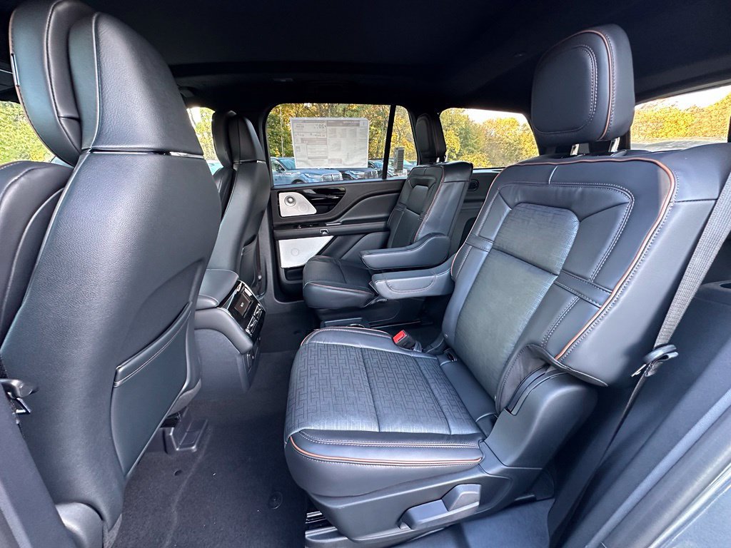 New 2027 Lincoln Aviator Black Label w/ Jet Appearance Package AWD/4WD image 19