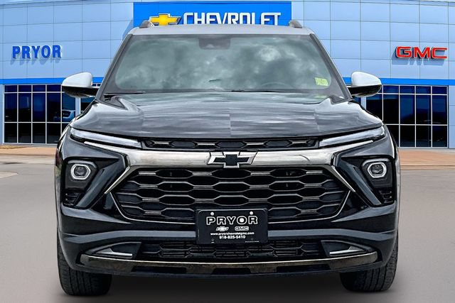 Used 2025 Chevrolet TrailBlazer ACTIV w/ Driver Confidence Package FWD image 2